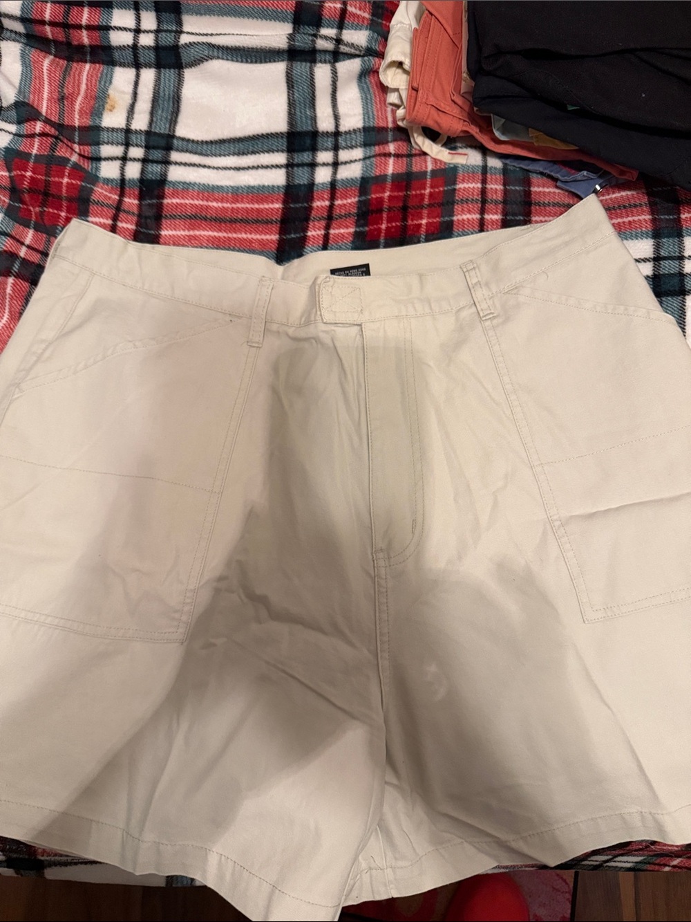 Xhilaration Cream Women’s Bermuda Shorts